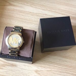 Michael Kors MK dial